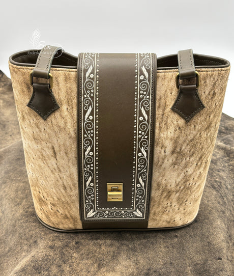 Exklusive Dirndl-Schultertasche aus Hirschleder mit Federkielstickerei