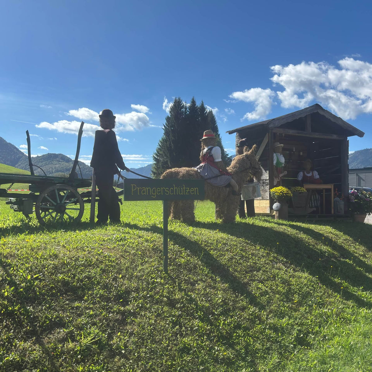 Federkielstickerei beim Bauernherbst in Faistenau