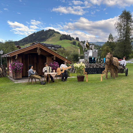 Federkielstickerei bei der Bauernherbst-Eröffnung 2026 in Maria Alm