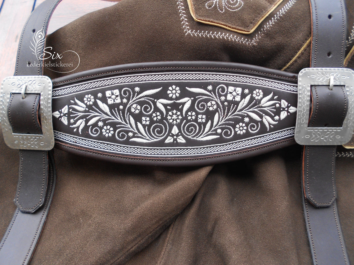 Handgefertigte Hosenträger mit Blumenmotiv und Federkielstickerei