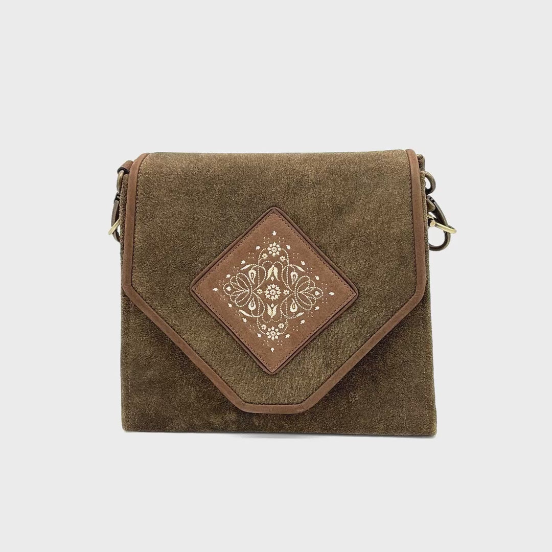 Hirschleder-Dirndl-Handtasche mit handgefertigter Federkielstickerei